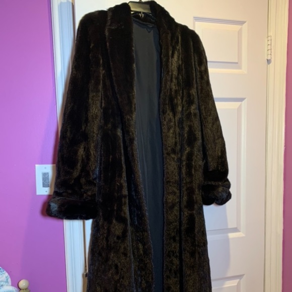 Authentic Fur Coat - Picture 7 of 7